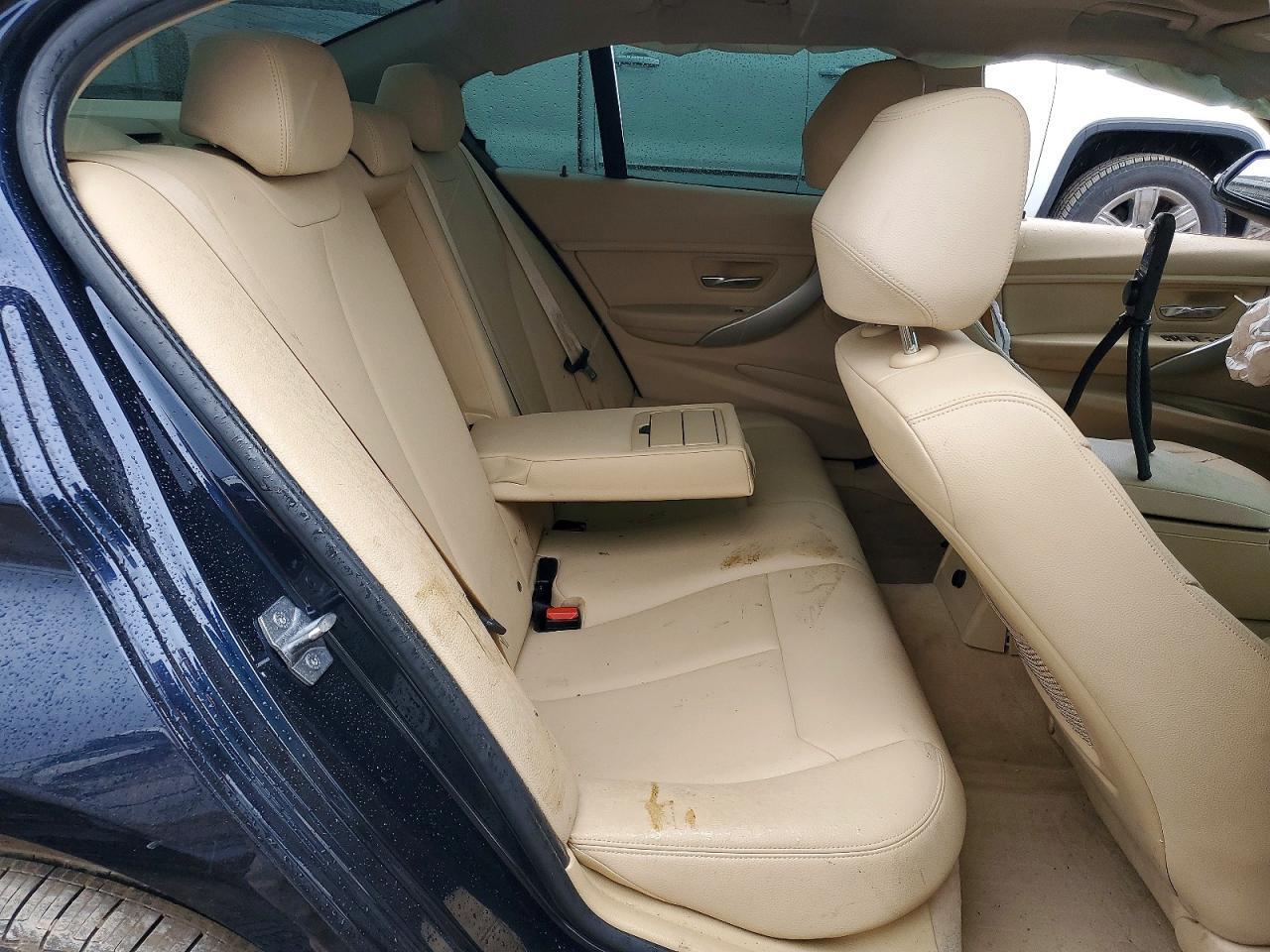 2015 BMW 320 I xDrive - zdjęcie 10