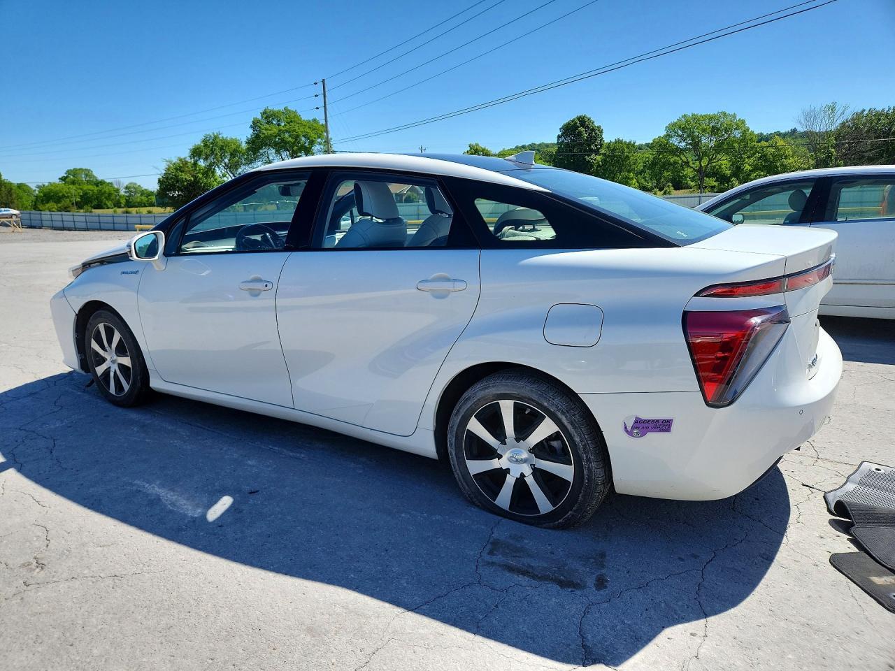 2018 Toyota Mirai Base - zdjęcie 2