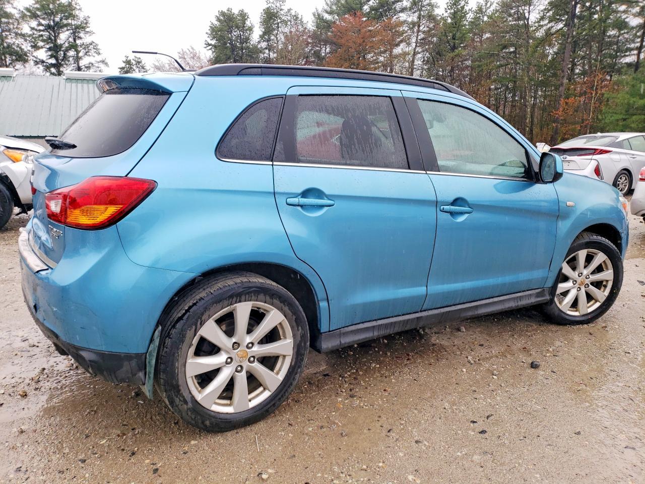 2013 Mitsubishi Outlander Sport Se - zdjęcie 3