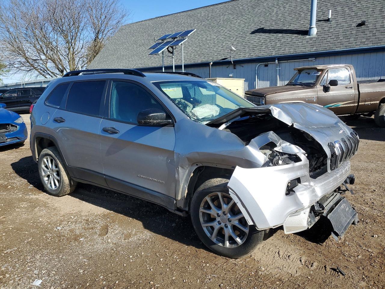 2016 Jeep Cherokee Sport - zdjęcie 4