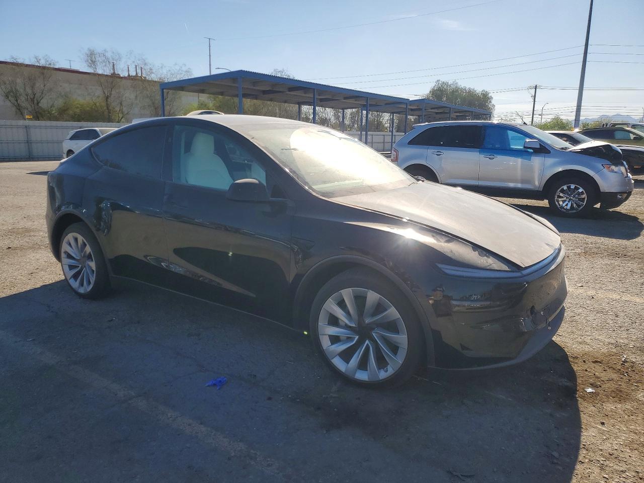 2026 Tesla Model Y - zdjęcie 4