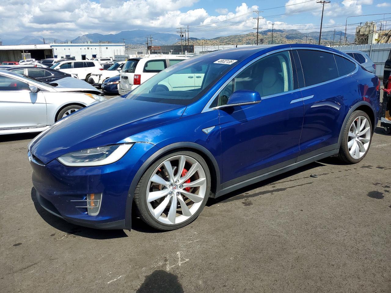 2016 Tesla Model X - zdjęcie główne