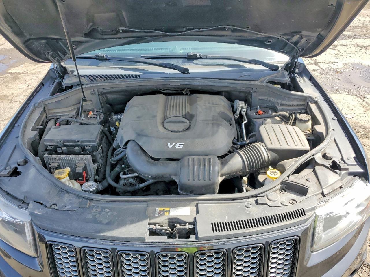 2015 Jeep Grand Cherokee Laredo - zdjęcie 12