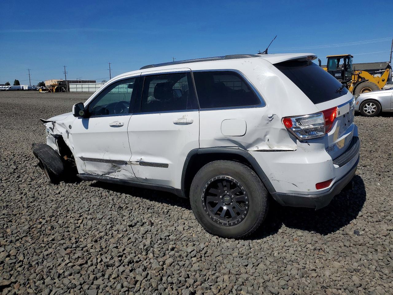 2013 Jeep Grand Cherokee Laredo - zdjęcie 2