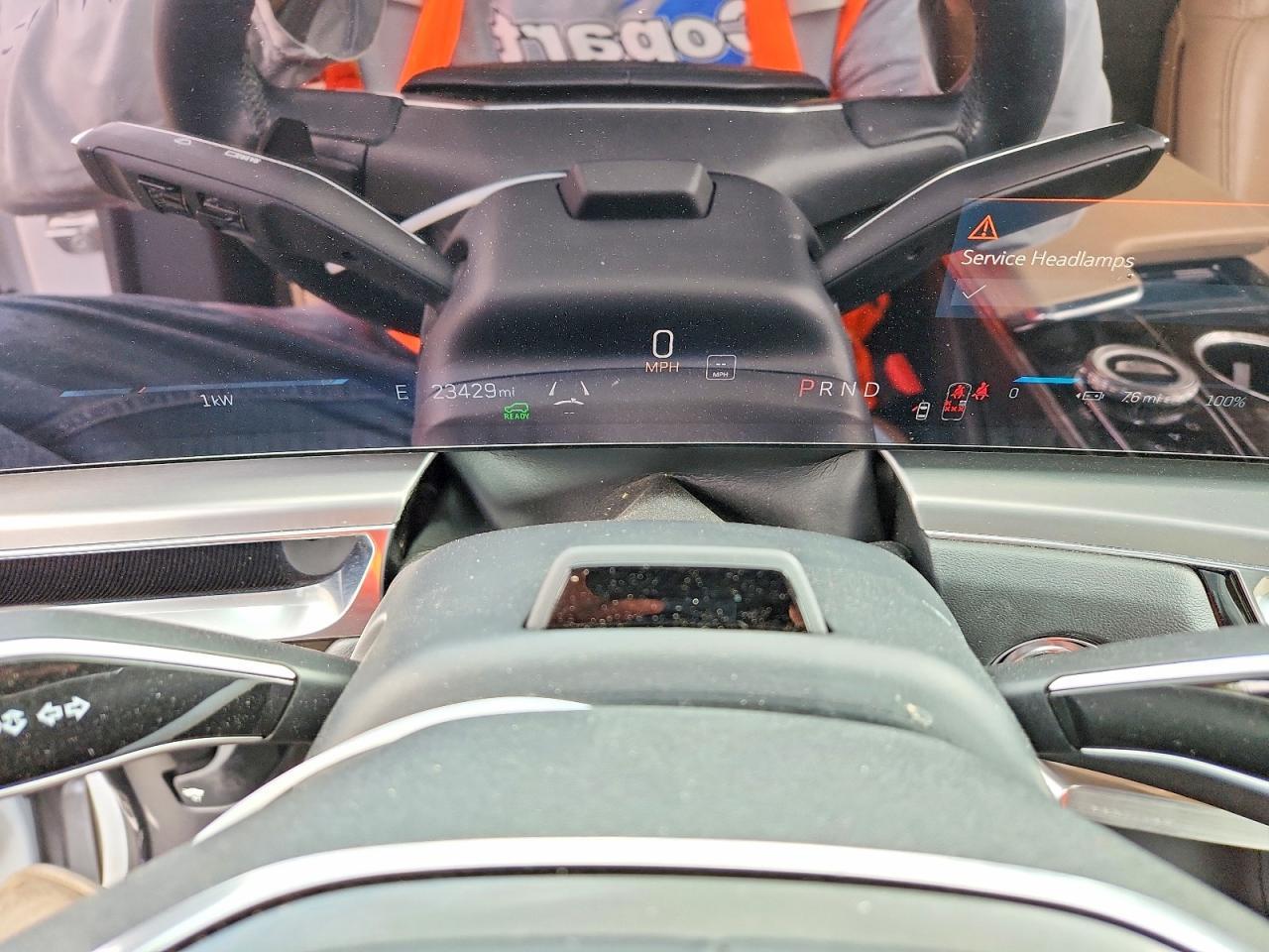 2024 Cadillac Lyriq Sport - zdjęcie 9