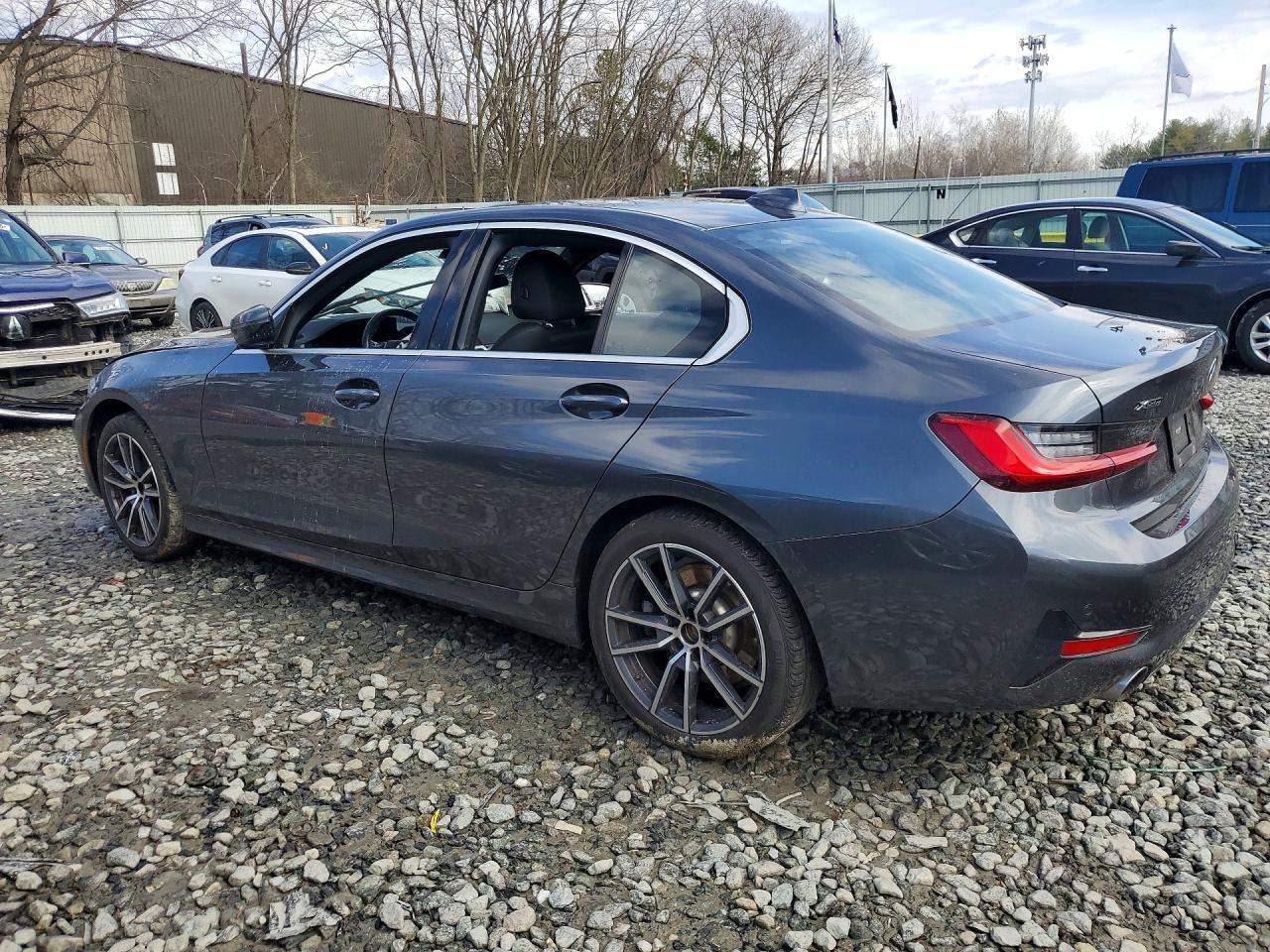 BMW Seria 3 - zdjęcie 2