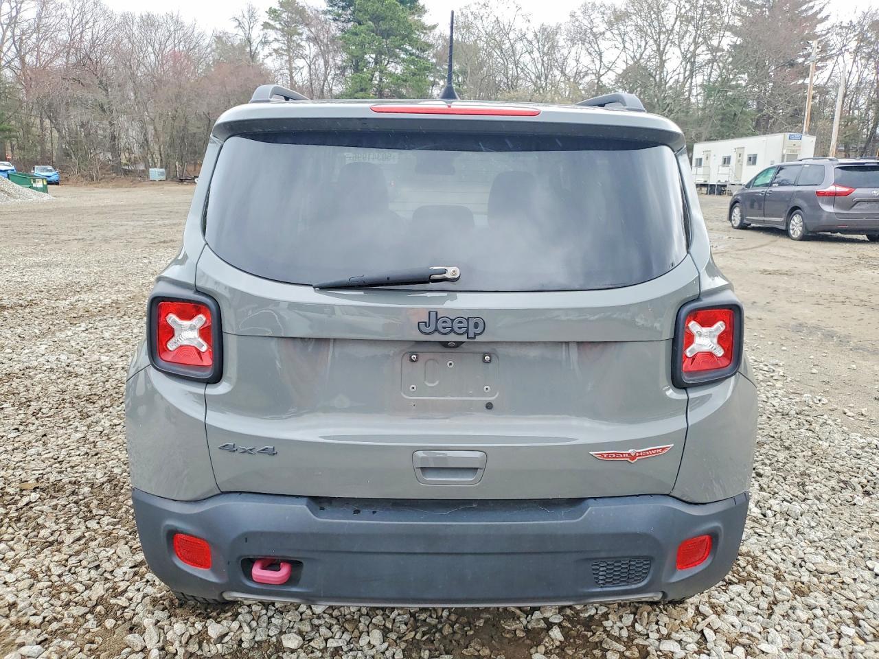2020 Jeep Renegade Trailhawk - zdjęcie 6