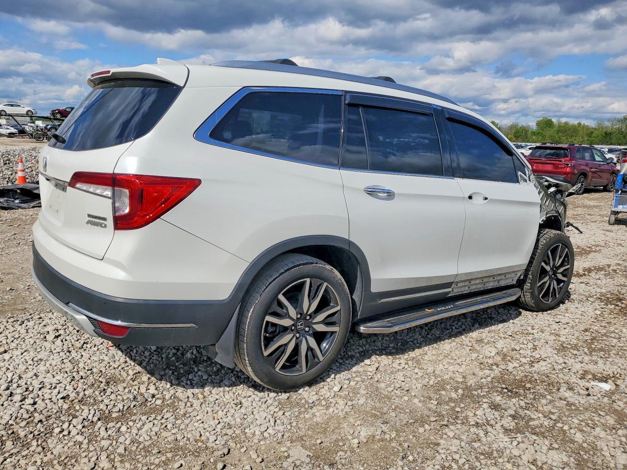 2020 Honda Pilot Touring - zdjęcie 3