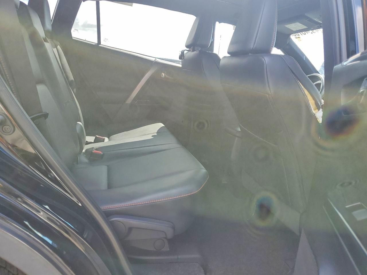 2017 Toyota Rav4 Se - zdjęcie 11
