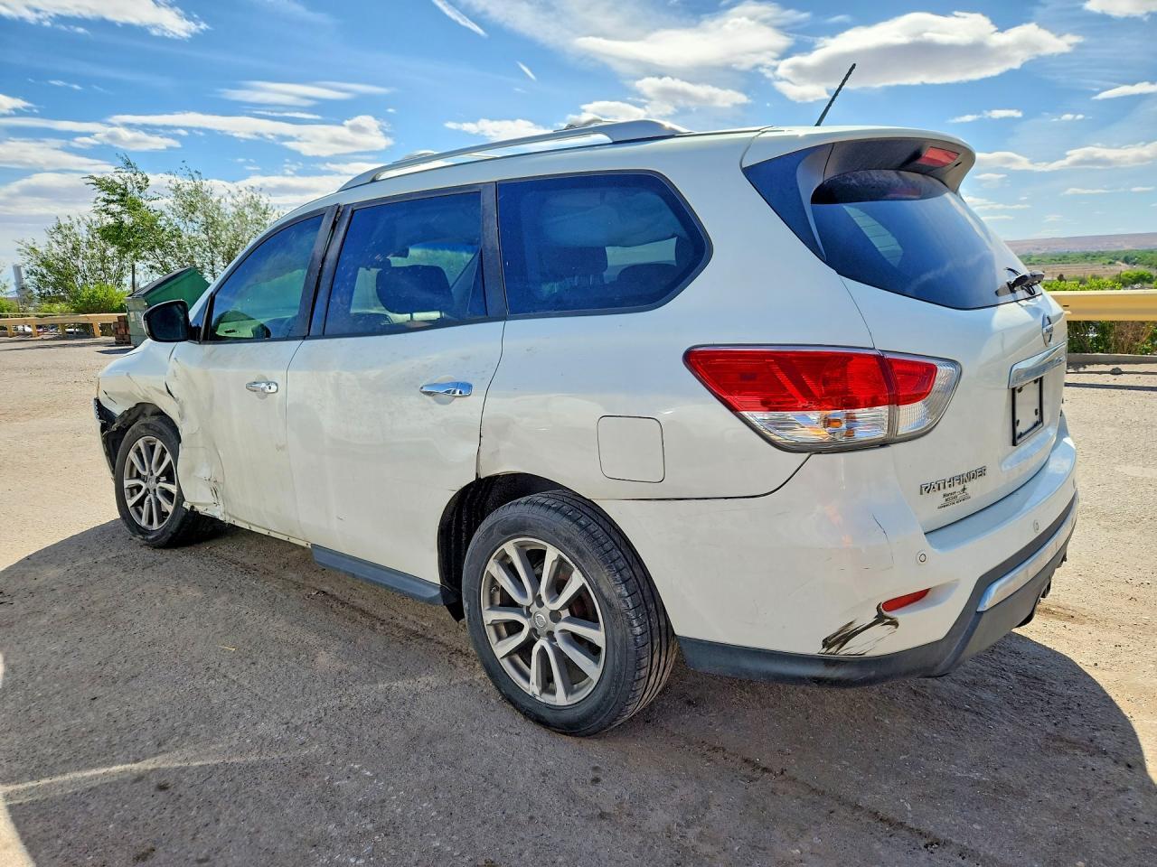 2013 Nissan Pathfinder - zdjęcie 2