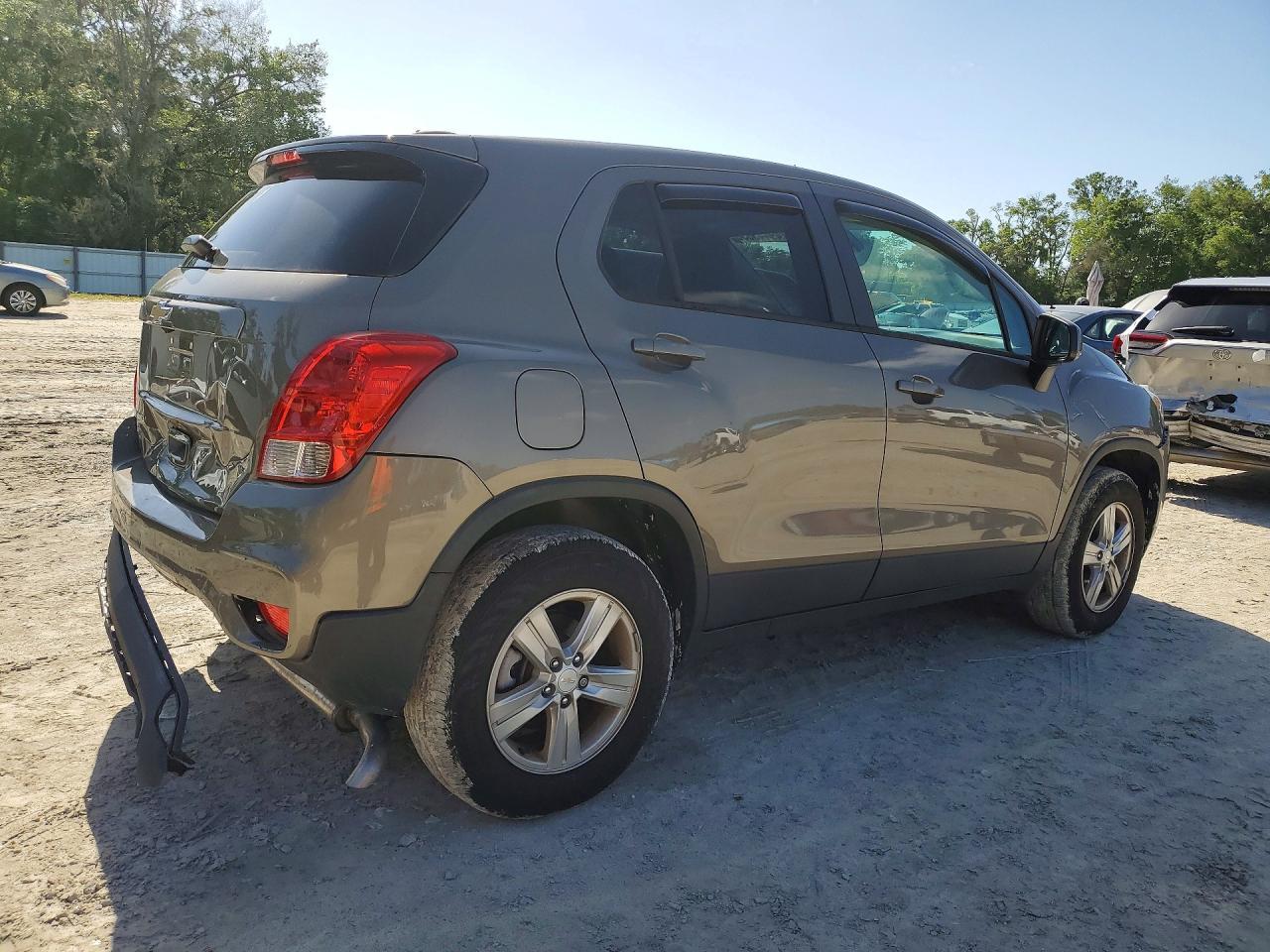 2021 Chevrolet Trax Ls - zdjęcie 3