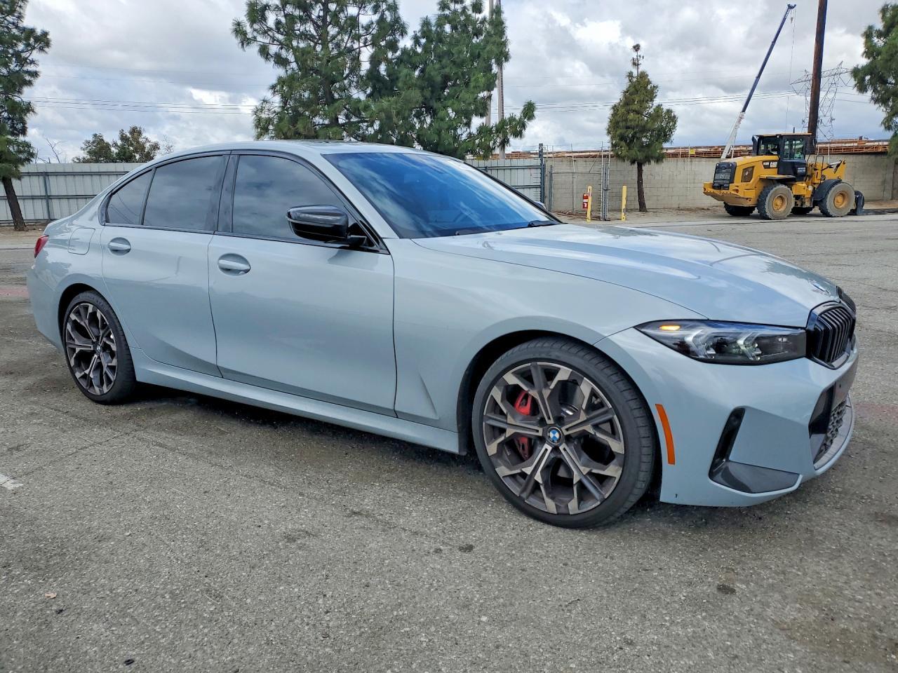 2025 BMW 330I - zdjęcie 4