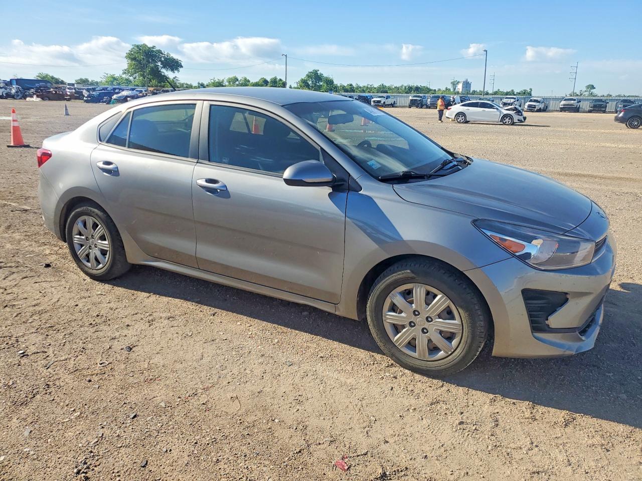 2021 Kia Rio S - zdjęcie 4