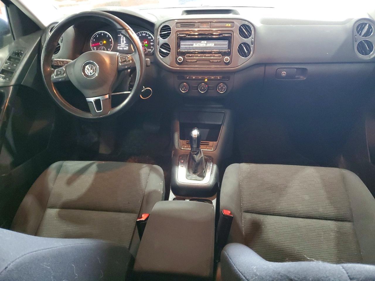 2014 Volkswagen Tiguan S - zdjęcie 8