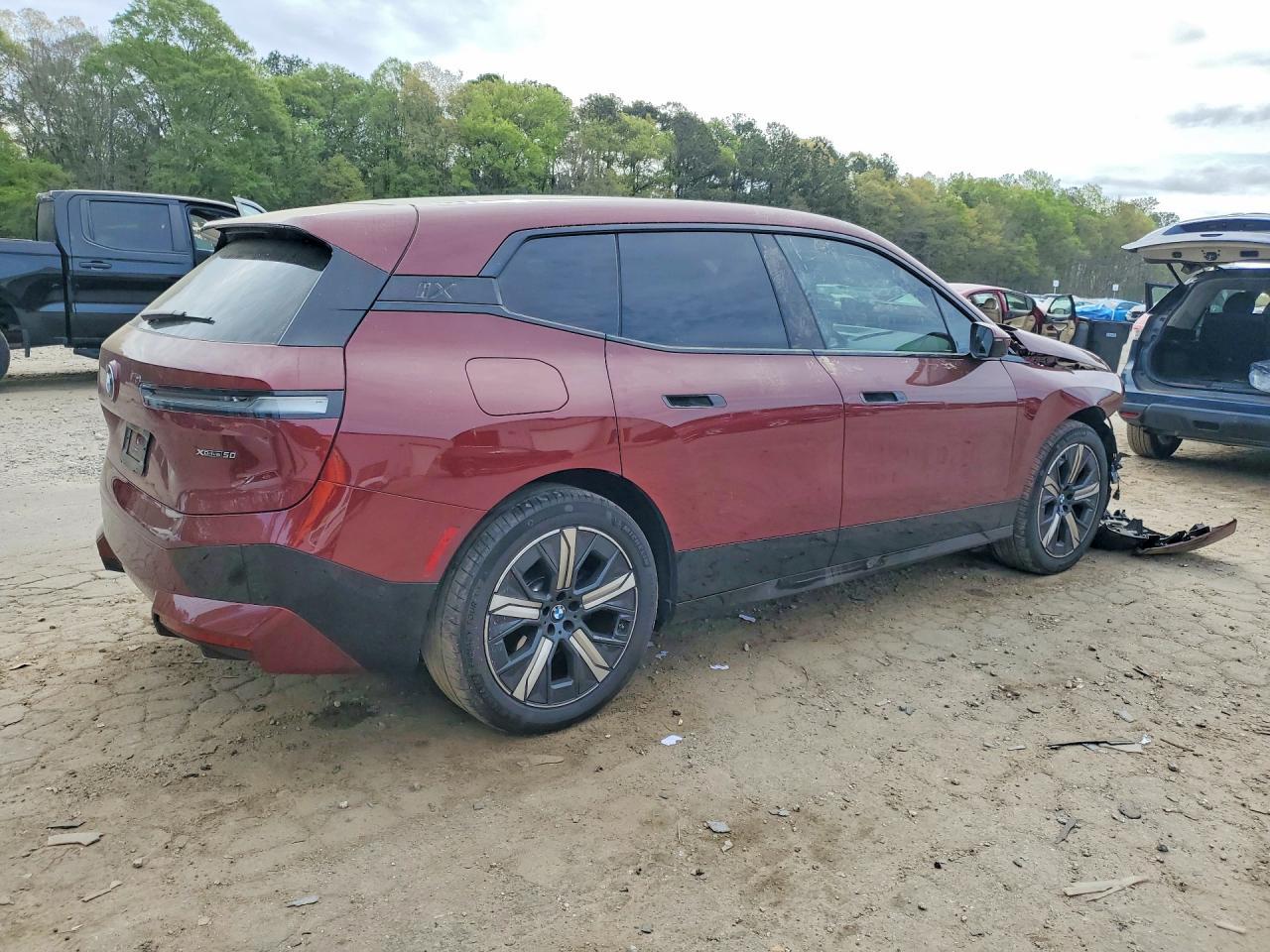 2025 BMW Ix xDrive50 - zdjęcie 3