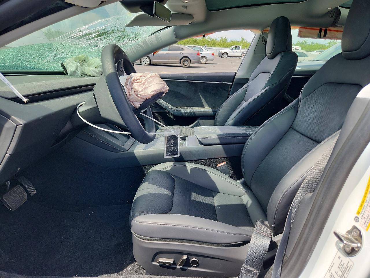 2024 Tesla Model 3 - zdjęcie 7