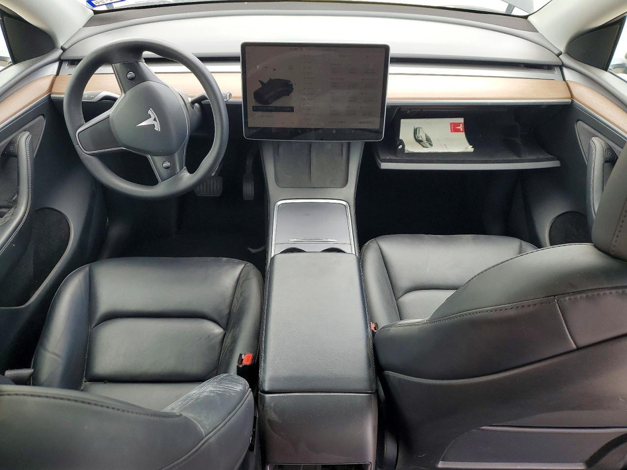 2024 Tesla Model Y - zdjęcie 8