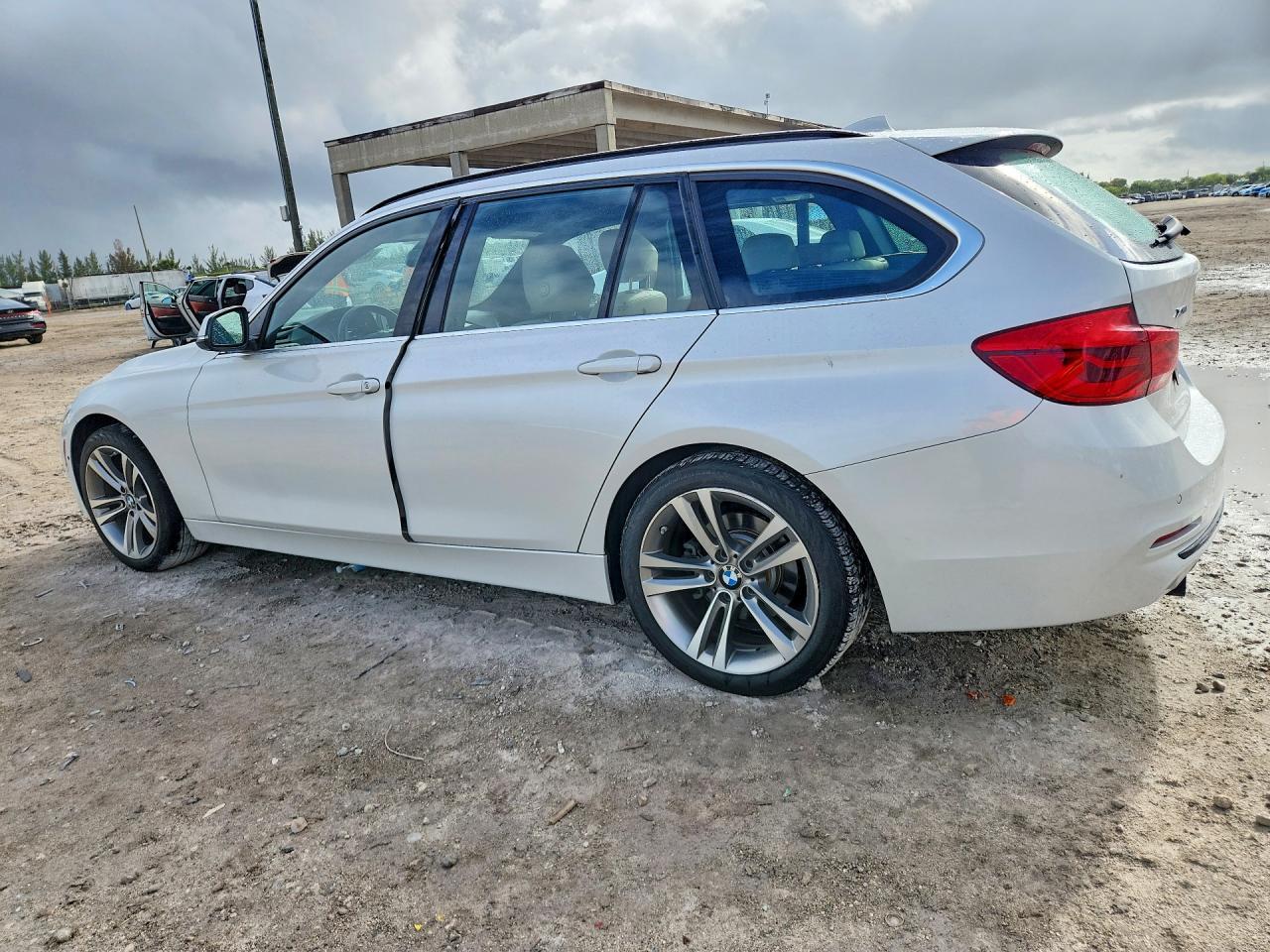 2016 BMW 328 D xDrive - zdjęcie 2
