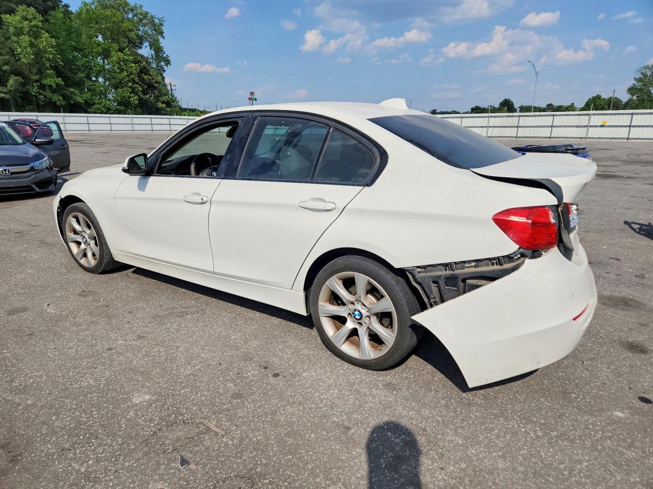 2015 BMW 328 I - zdjęcie 2