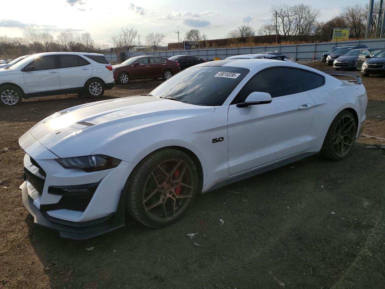 2020 Ford Mustang Gt - zdjęcie główne