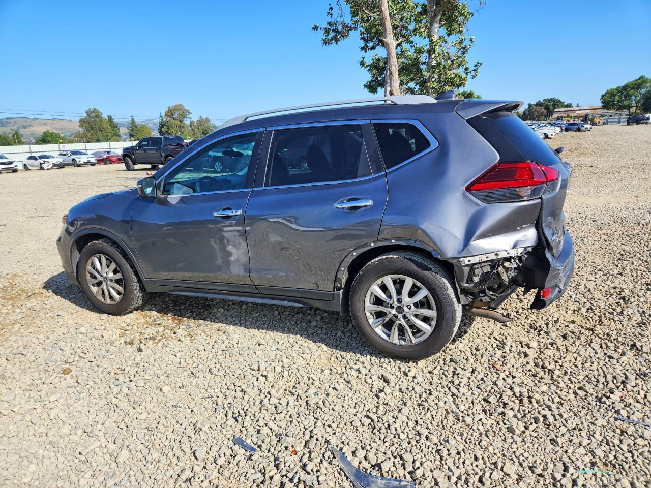 2017 Nissan Rogue Sv - zdjęcie 2