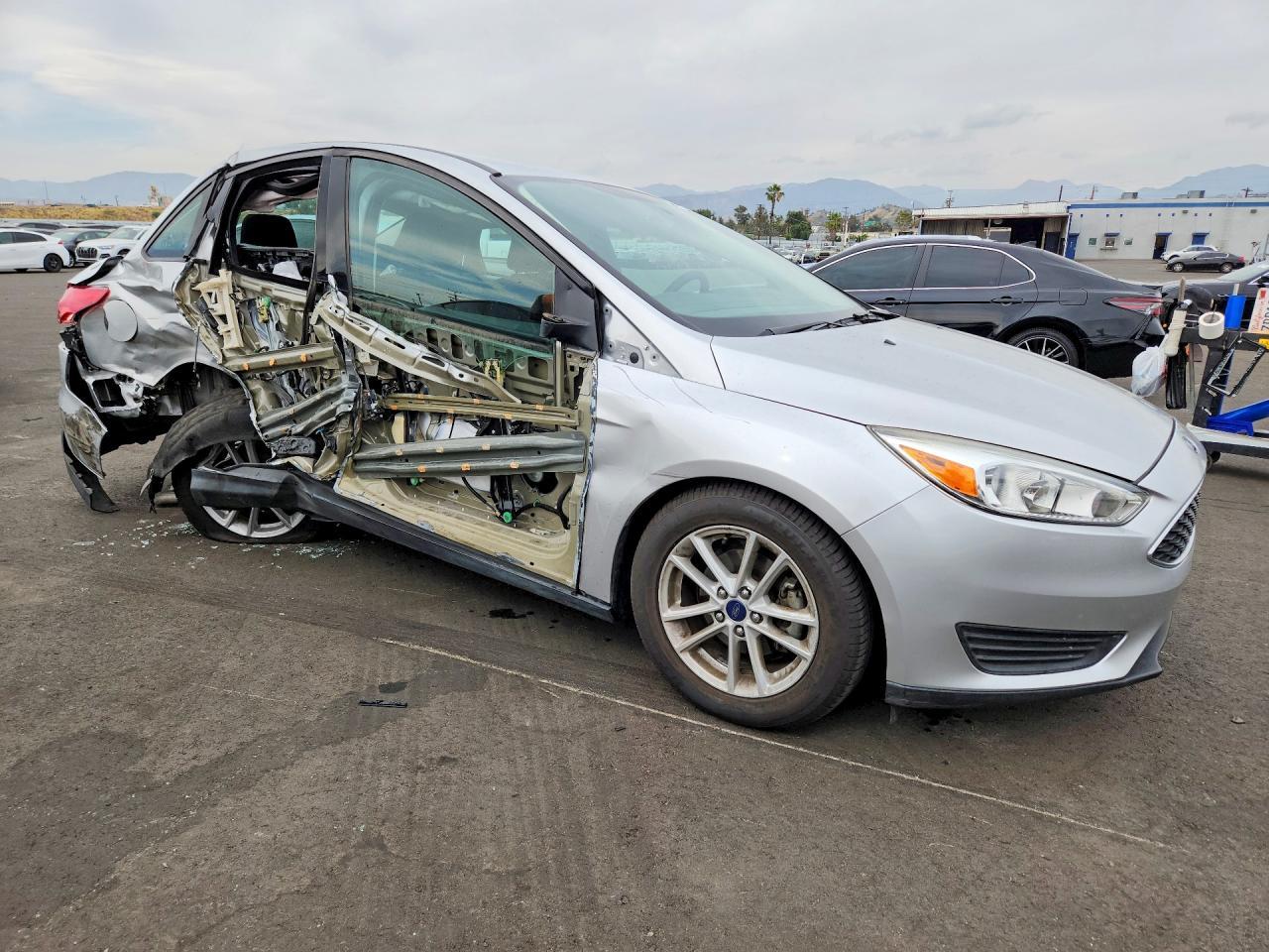2017 Ford Focus Se - zdjęcie 4