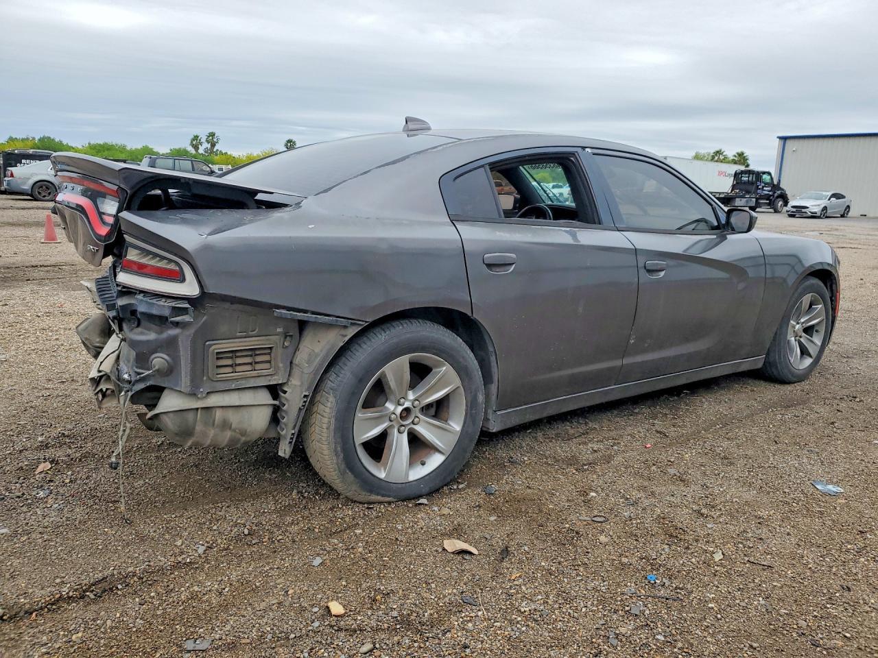 2016 Dodge Charger Sxt - zdjęcie 3