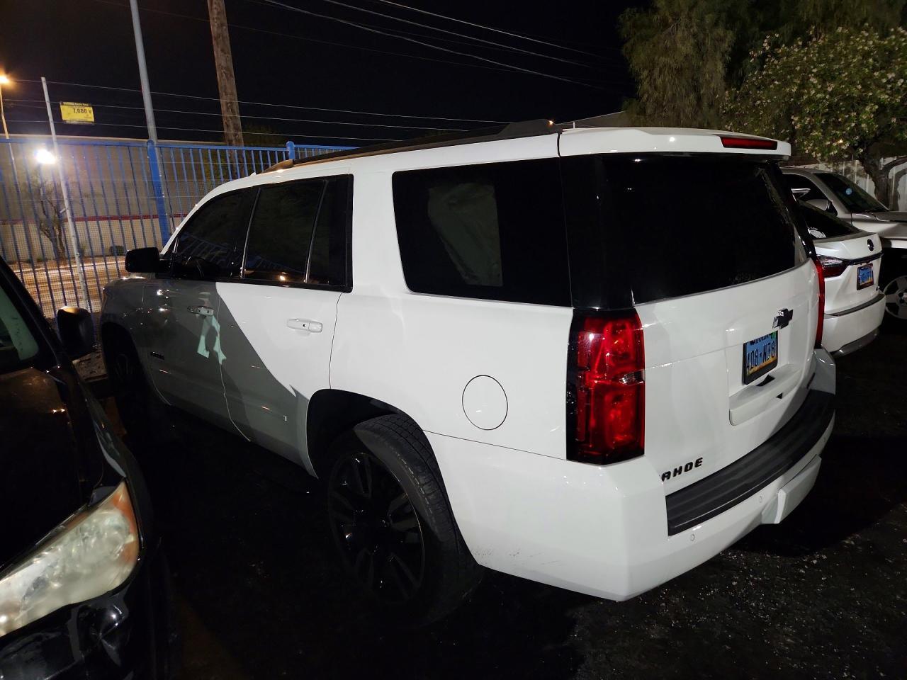 2019 Chevrolet Tahoe C1500 Premier - zdjęcie 2