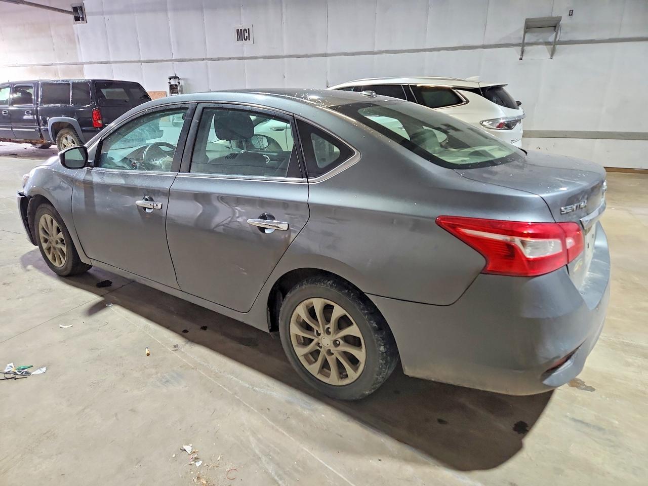 2019 Nissan Sentra Sv - zdjęcie 2