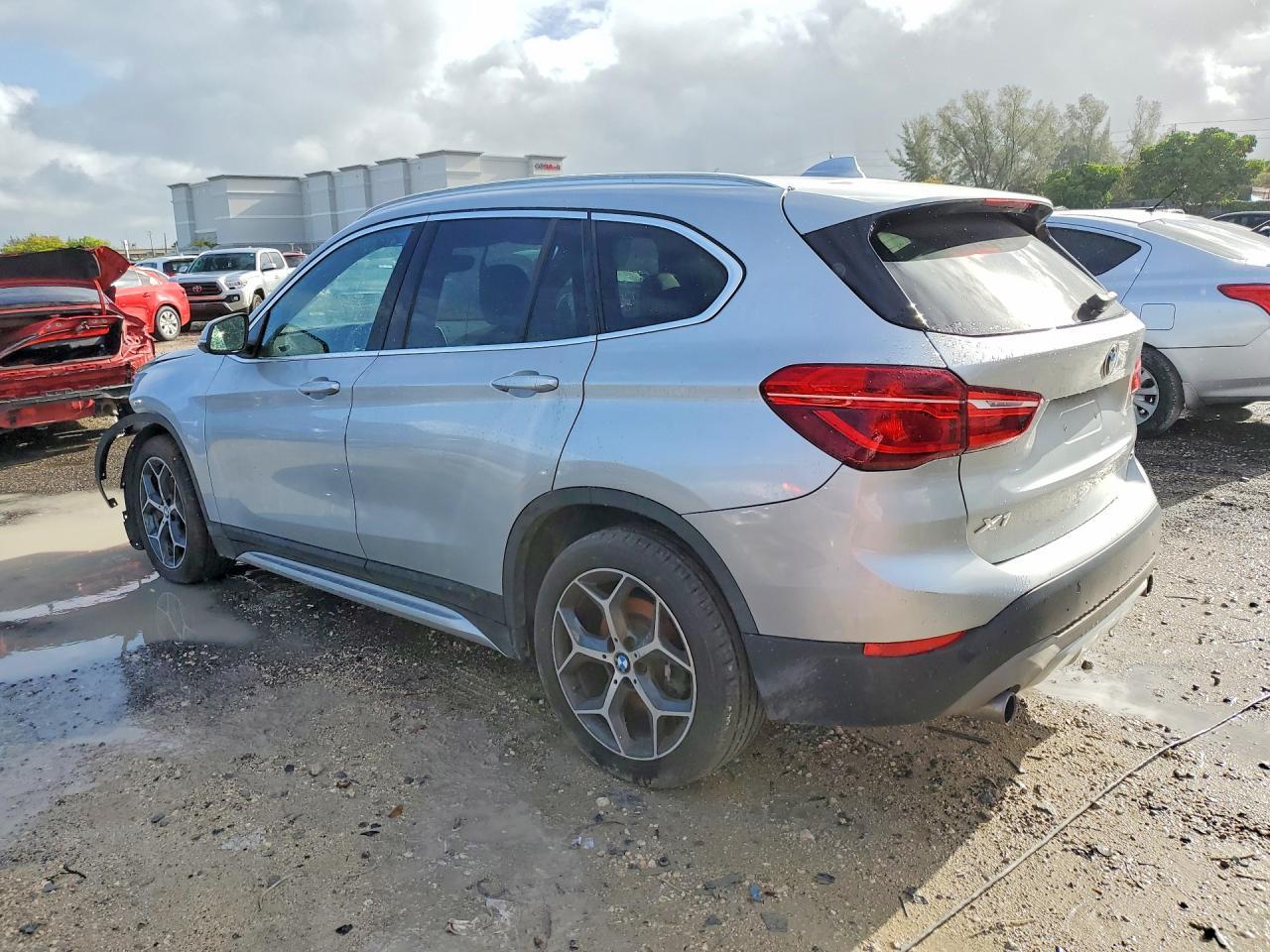 2018 BMW X1 xDrive28I - zdjęcie 2