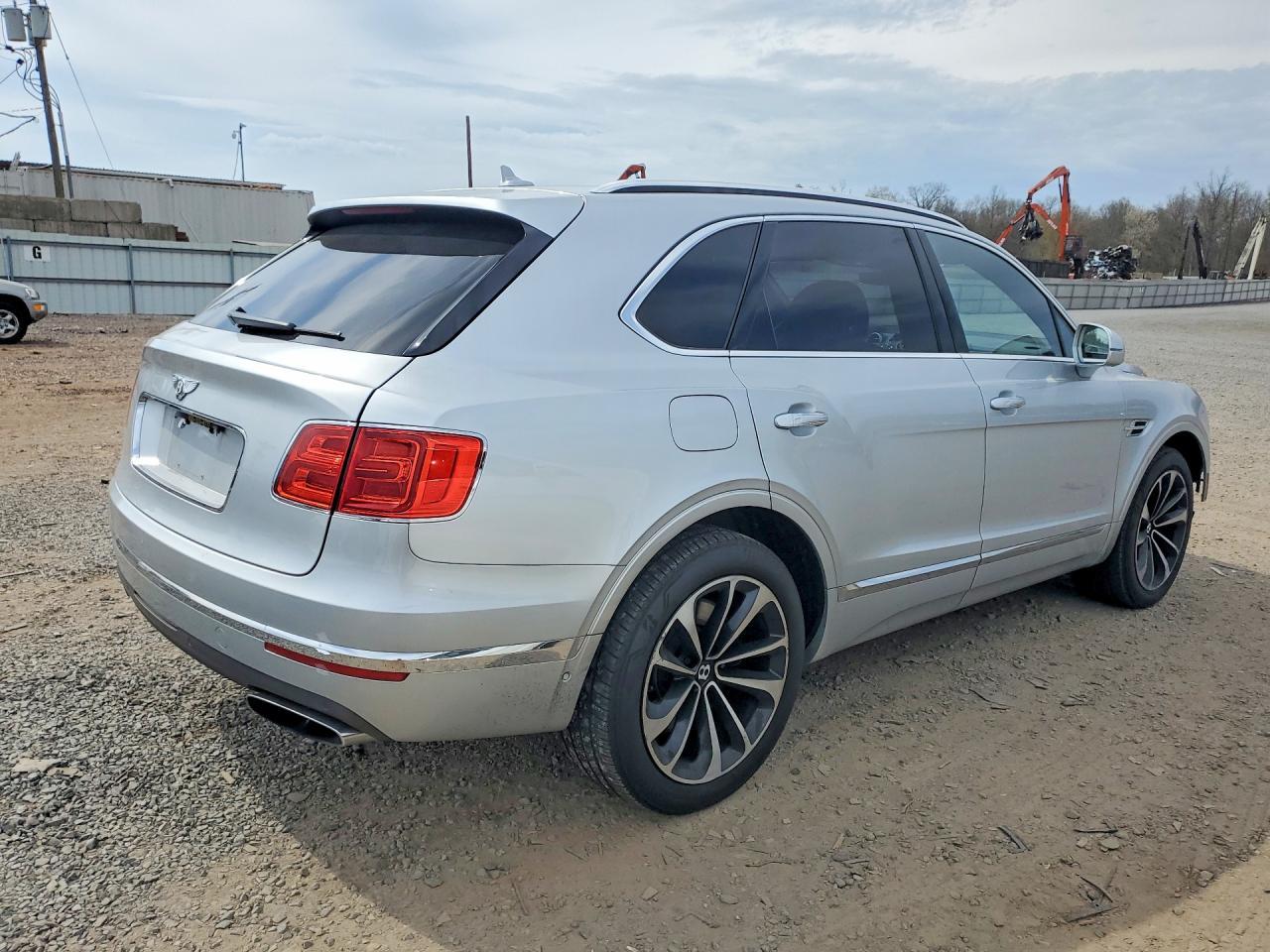 2017 Bentley Bentayga - zdjęcie 3