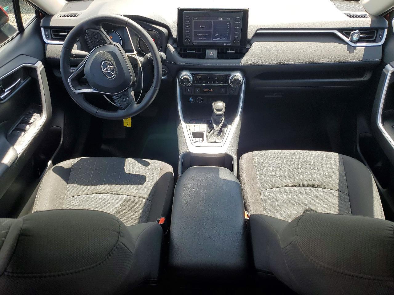 2022 Toyota Rav4 Xle - zdjęcie 8