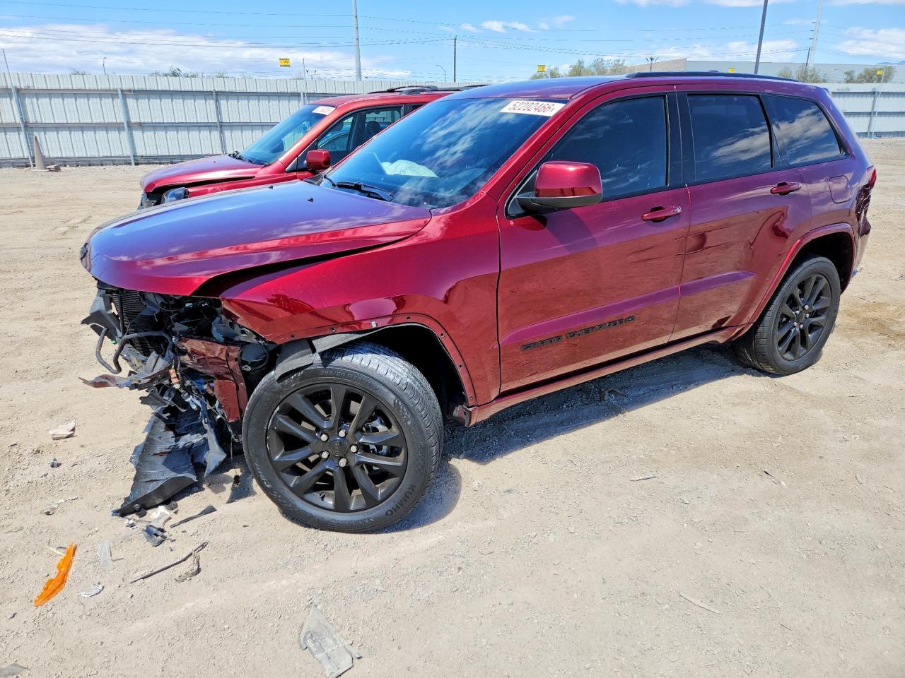 2022 Jeep Grand Cherokee Laredo E - zdjęcie główne