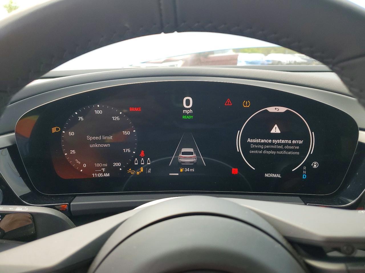 2025 Porsche Macan Turbo - zdjęcie 9