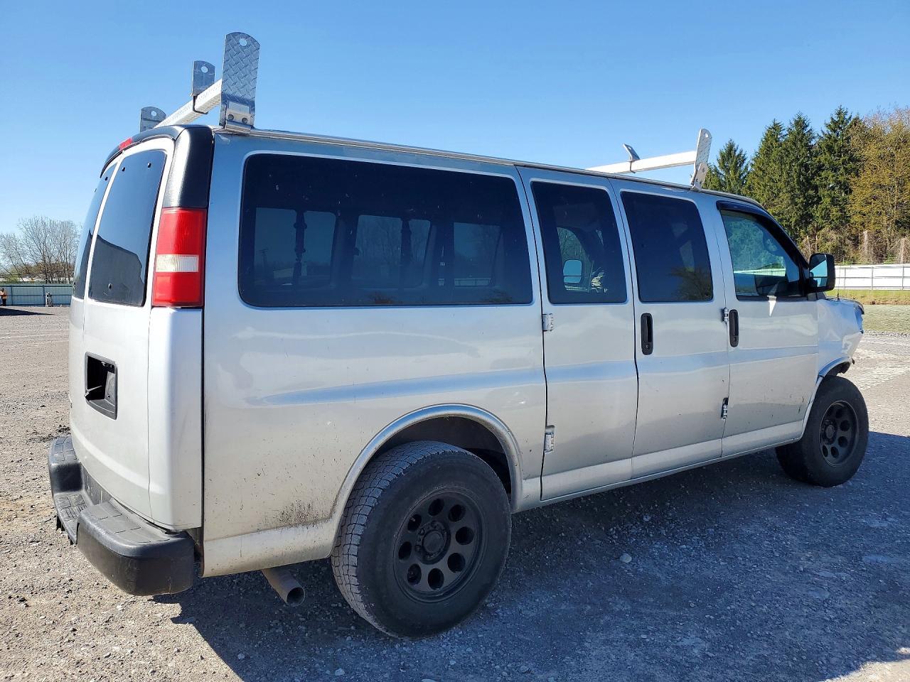 2014 Chevrolet Express G1500 Ls - zdjęcie 3