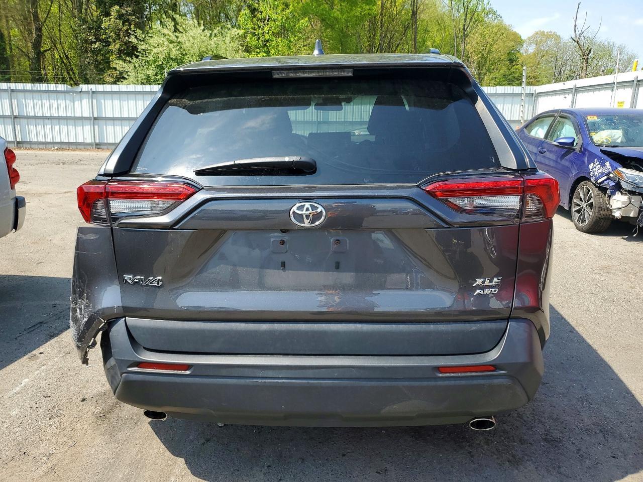2022 Toyota Rav4 Xle - zdjęcie 6