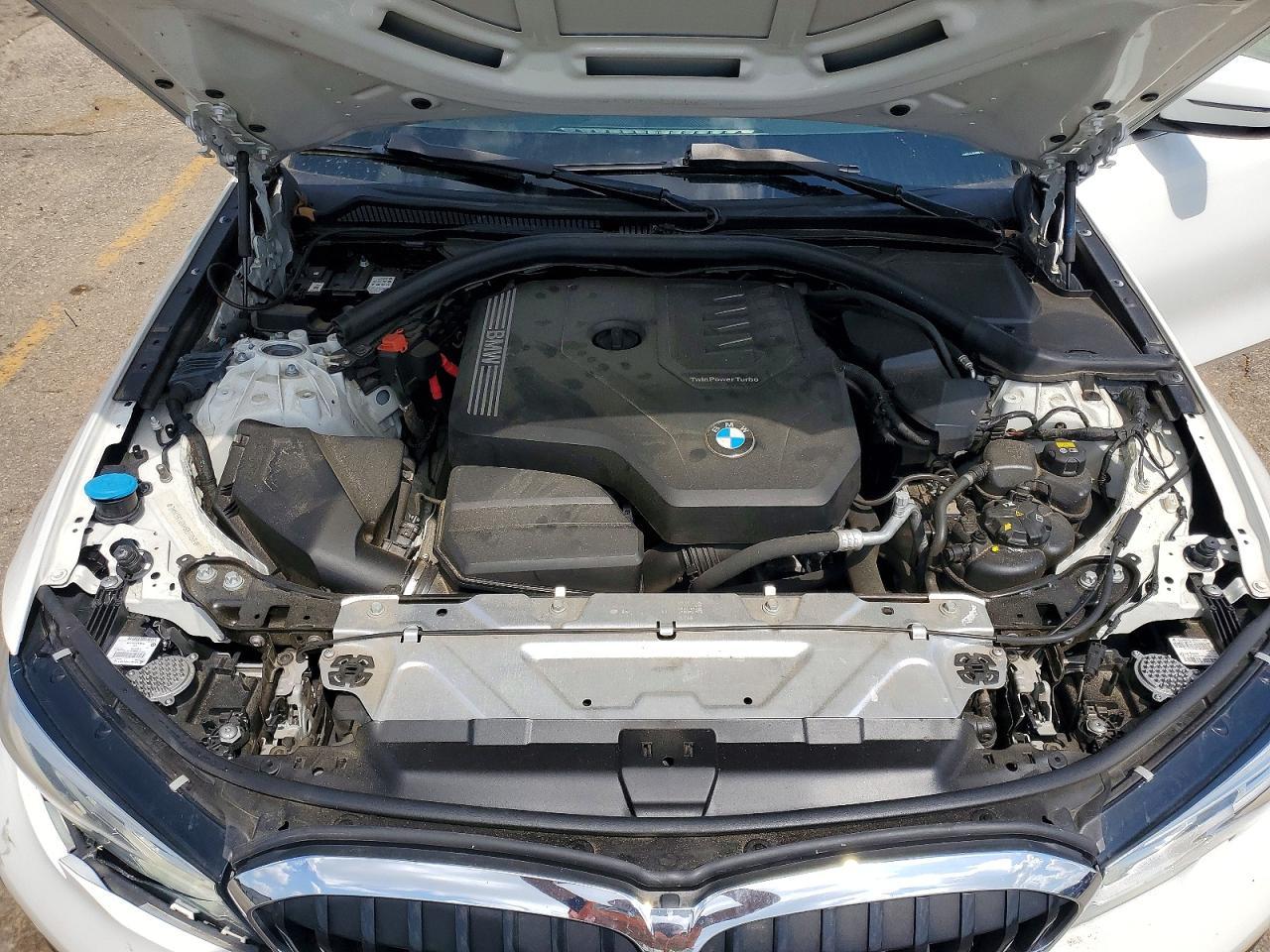 2021 BMW 330I - zdjęcie 11