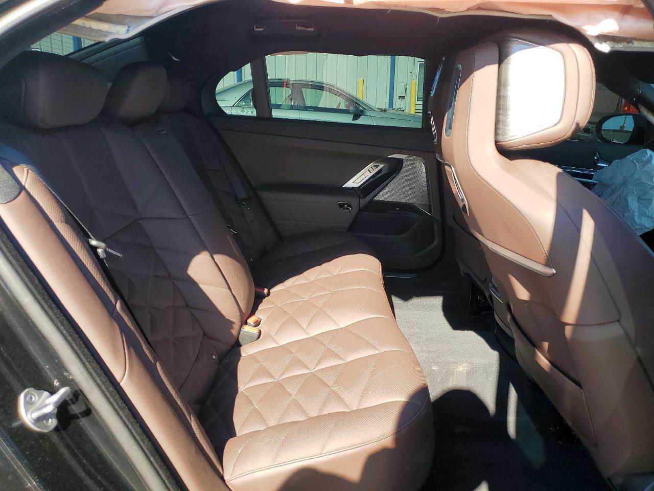 2024 BMW 740 I - zdjęcie 11