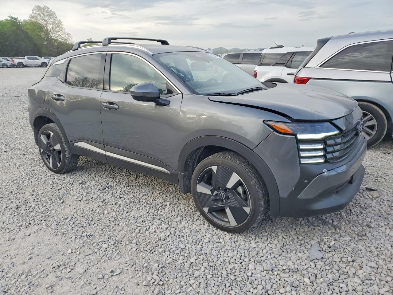 2025 Nissan Kicks Sr - zdjęcie 4
