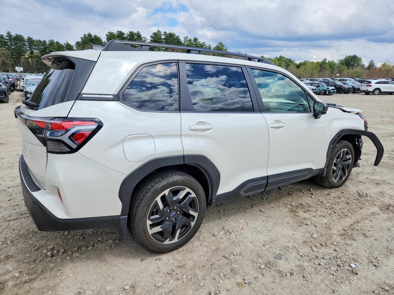 2025 Subaru Forester Limited - zdjęcie 3
