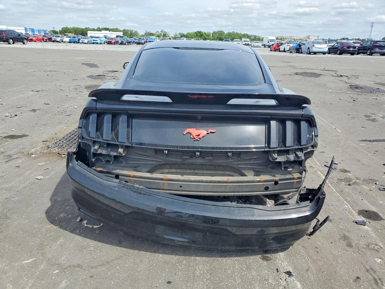 2017 Ford Mustang - zdjęcie 6