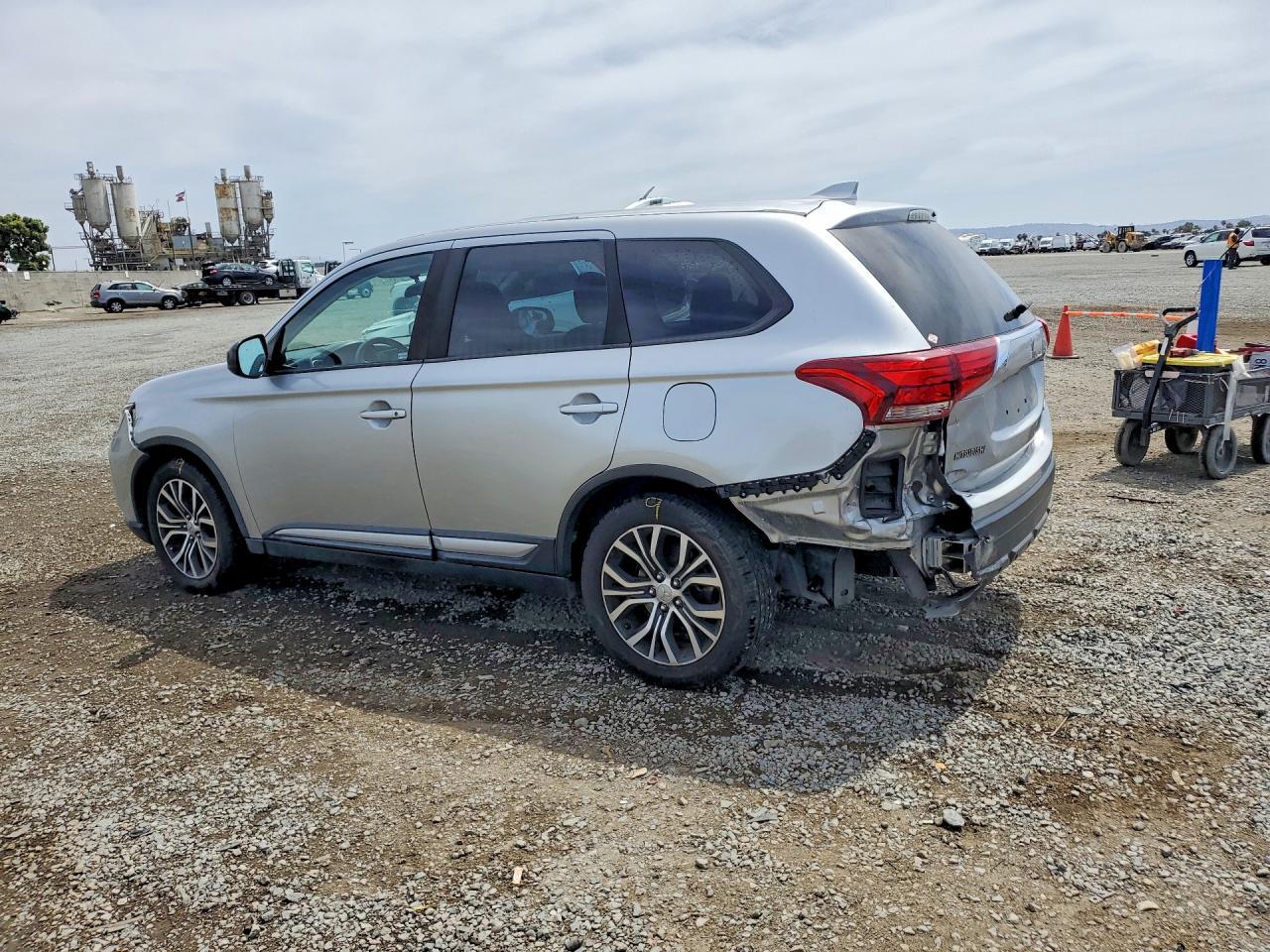 2018 Mitsubishi Outlander Es - zdjęcie 2