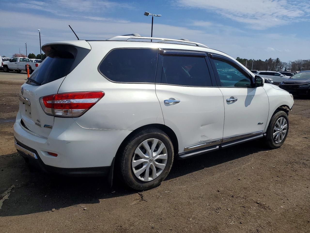 2014 Nissan Pathfinder Hybrid Sv - zdjęcie 3