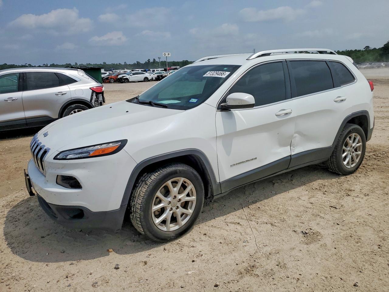 2016 Jeep Cherokee Latitude - zdjęcie główne