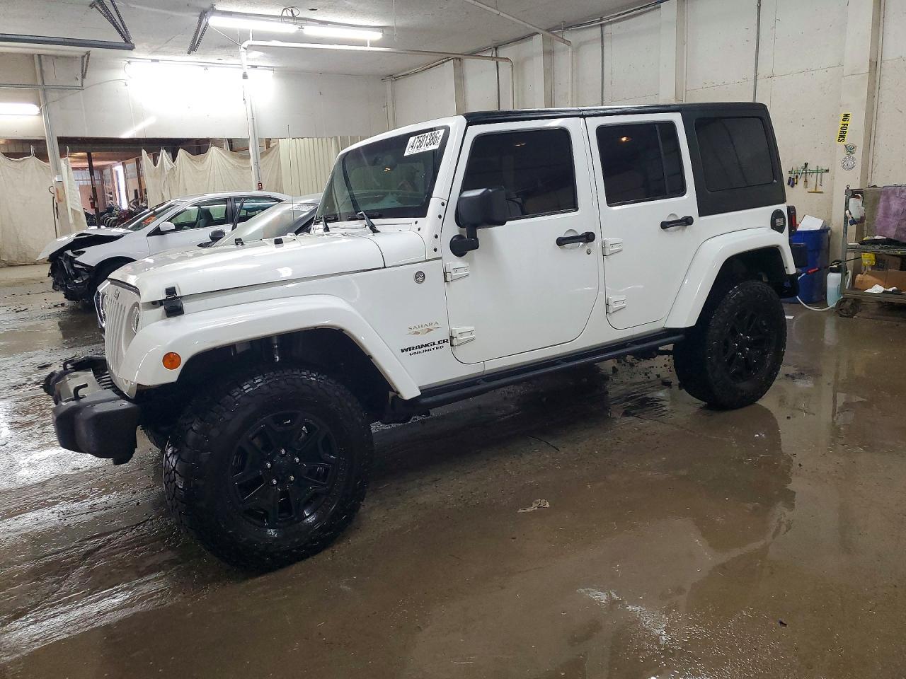 2013 Jeep Wrangler Unlimited Sahara - zdjęcie główne