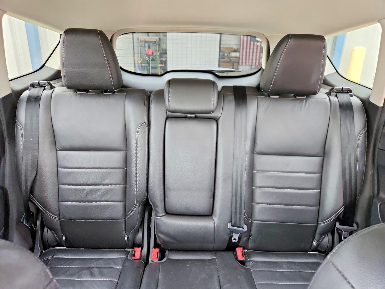 2015 Ford Escape Titanium - zdjęcie 10
