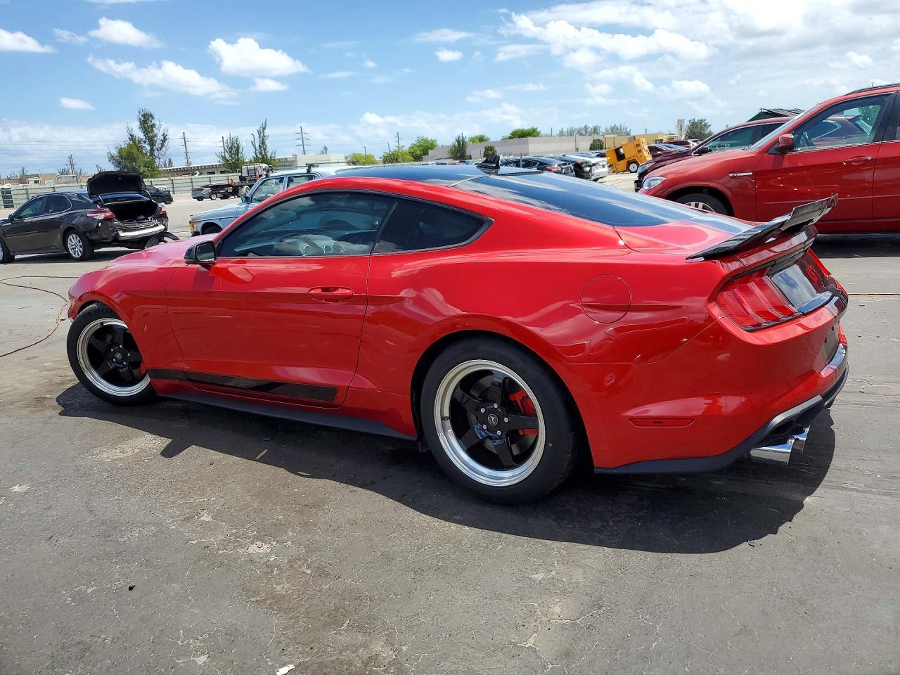 2022 Ford Mustang Gt - zdjęcie 2
