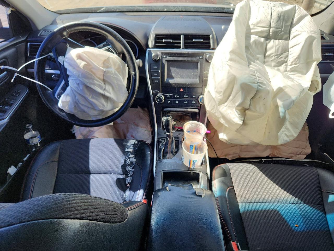 2016 Toyota Camry Se - zdjęcie 8