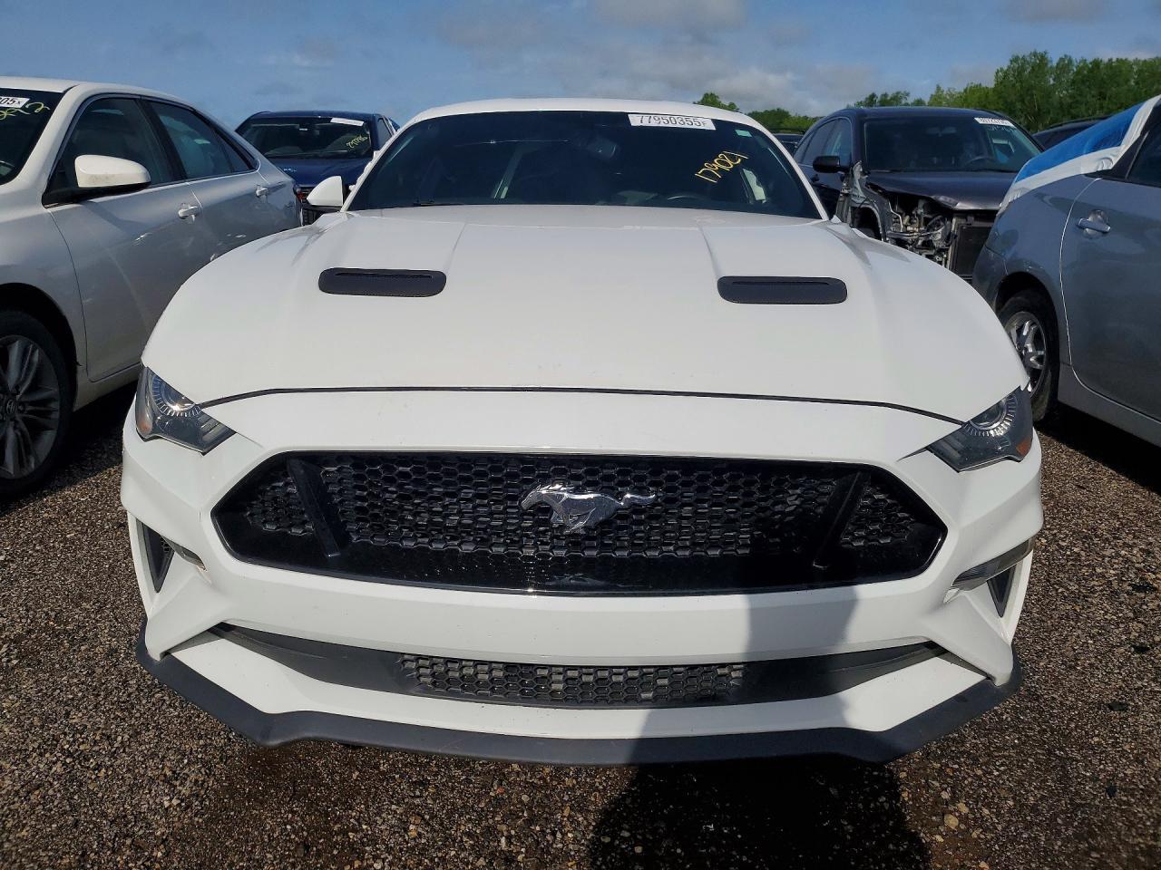 2020 Ford Mustang - zdjęcie 5