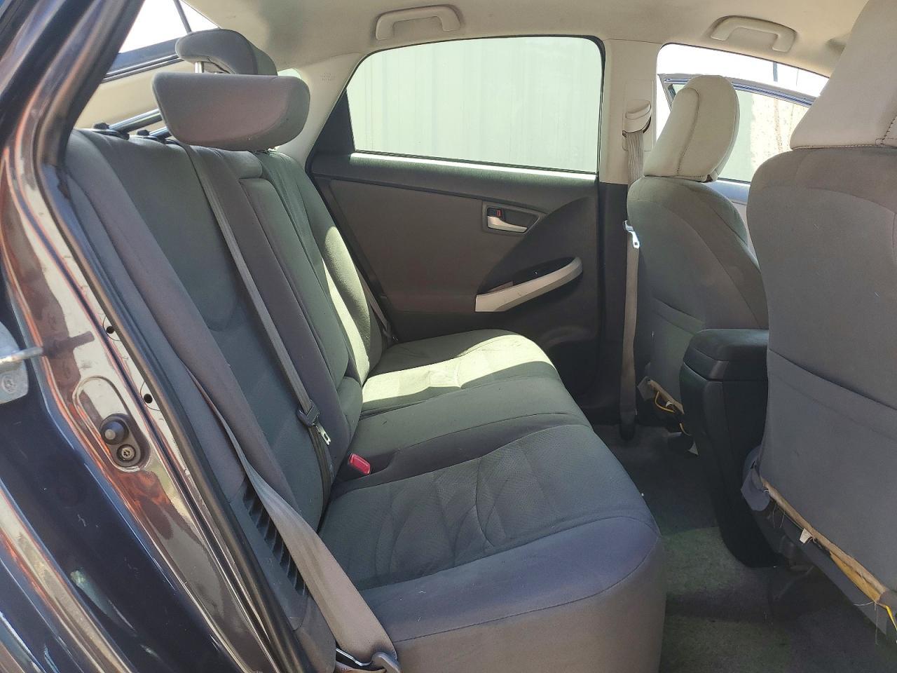 2013 Toyota Prius One - zdjęcie 10
